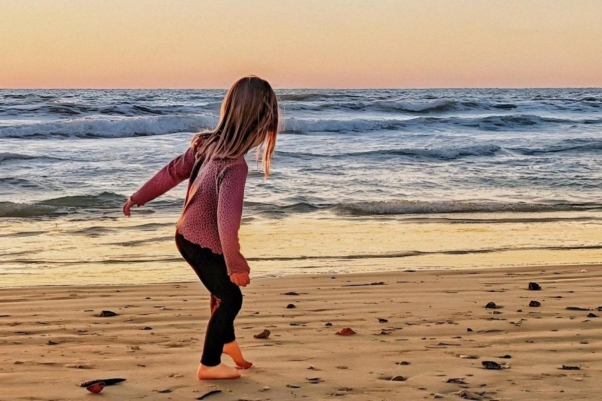 Competition entry: Beach Stroll
